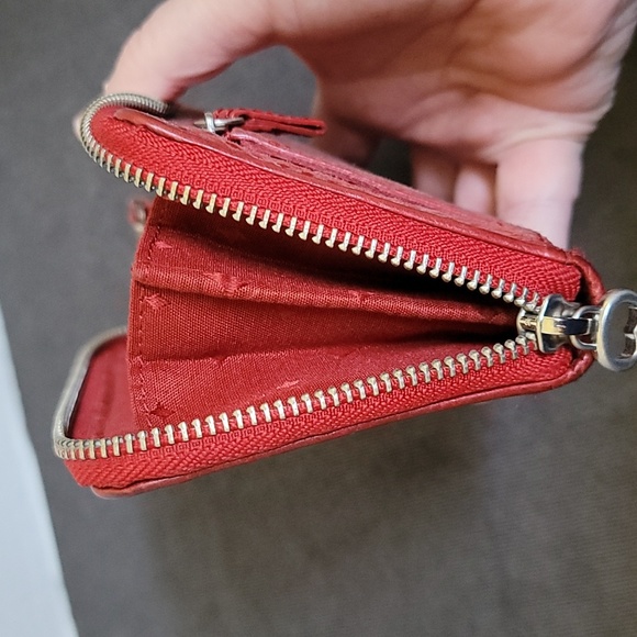 Fossil red zip around wallet - Picture 13 of 16